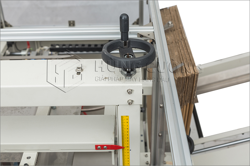 May-cap-dan-day-thung-carton-tu-dong-dkx-4540 (9)