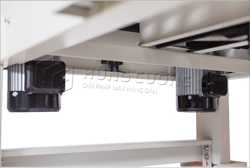 May-dan-bang-dinh-thung-carton-dqfxz-5050s (1)