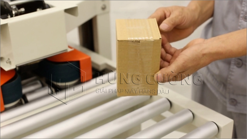 May-dan-bang-dinh-thung-carton-fxc-4030x (1)