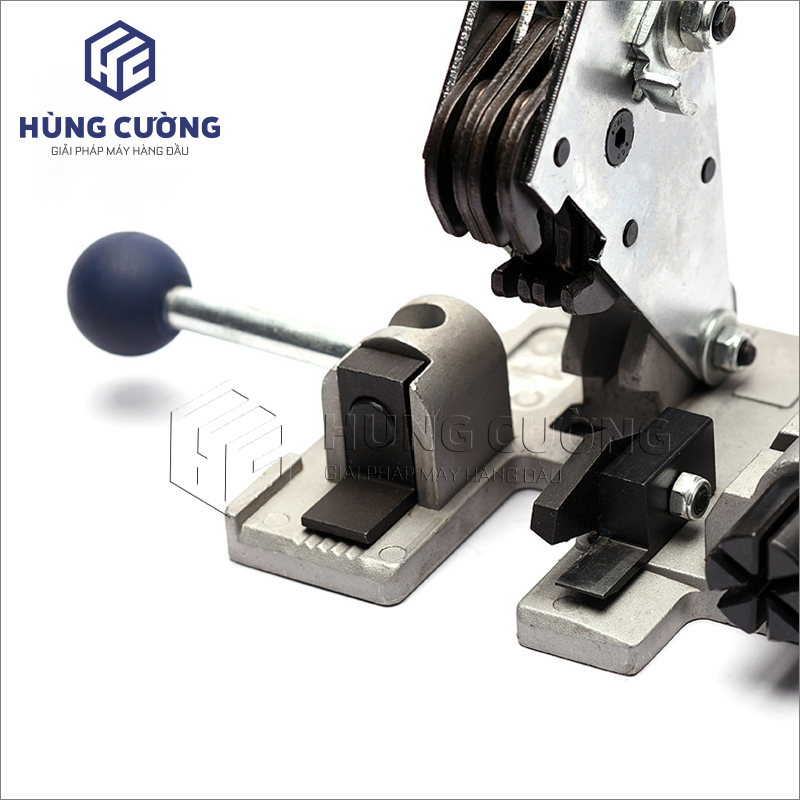 Dung-cu-dai-day-nhua-thu-cong (1)