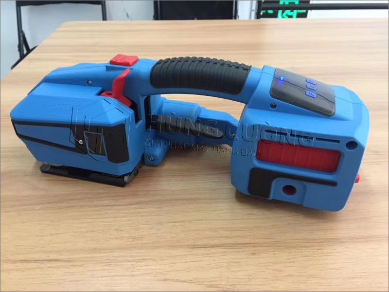 May-dai-day-nhua-cam-tay-dung-pin-JDS13-16 (4)