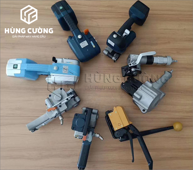 May-dai-day-nhua-cam-tay-dung-pin-JDS13-16 (5)