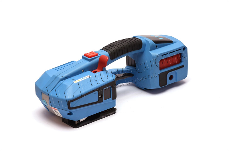 May-dai-day-nhua-cam-tay-dung-pin-JDS13-16 (7)