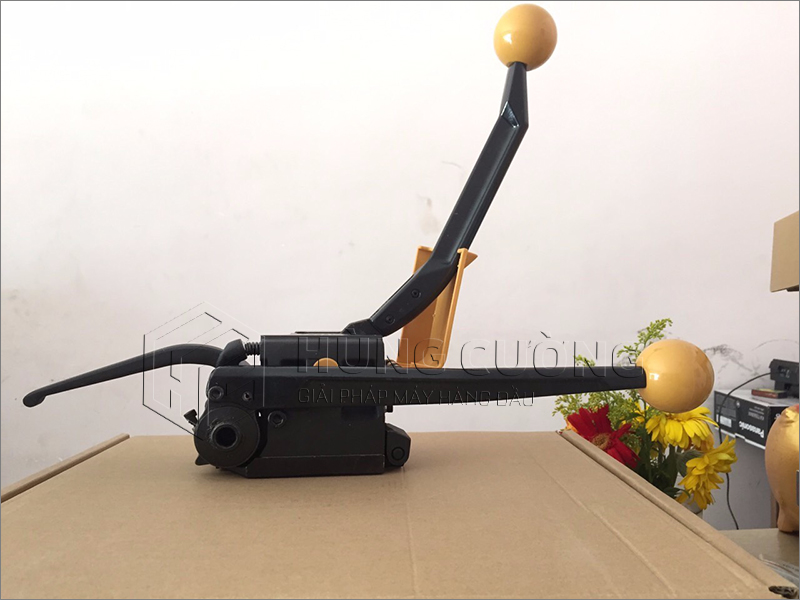 Dung-cu-dai-day-thiep-thu-cong (1)