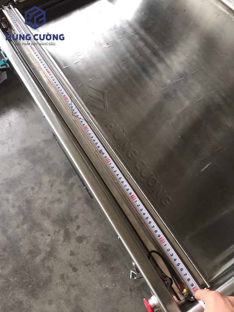 May-dong-goi-hut-chan-khong-1-buong-dz-800t (4)