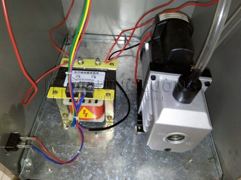 May-dong-goi-hut-chan-khong-che-ld-600 (6)