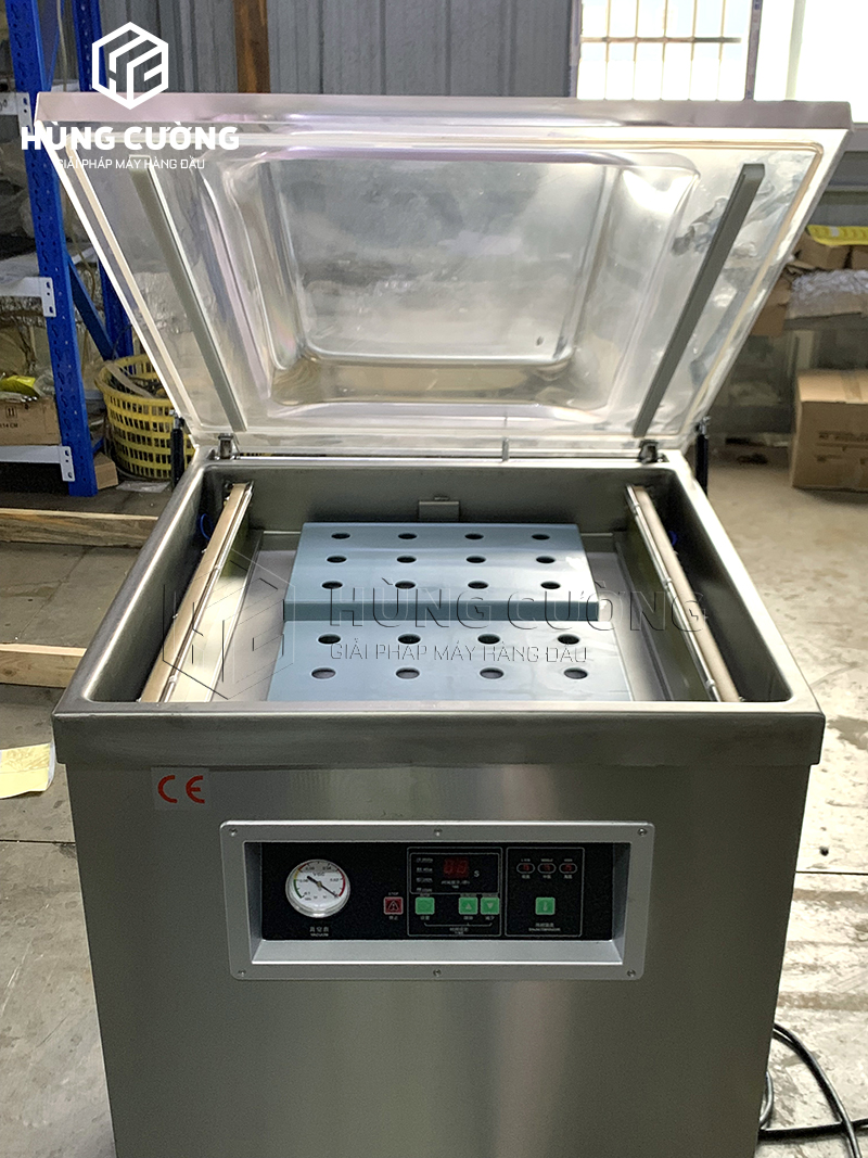 May-dong-goi-hut-chan-khong-chuan-duoqi-dz-600 (1)