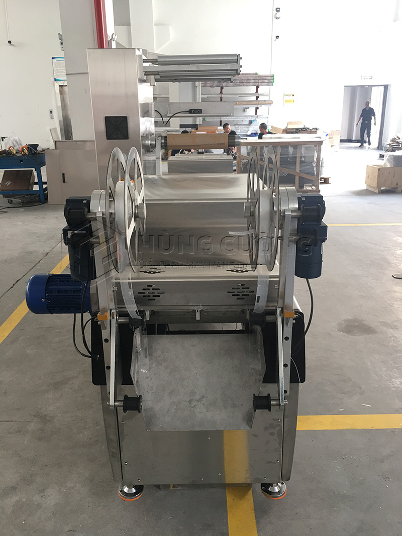 May-dong-goi-hut-chan-khong-nhiet-dinh-hinh-mi-toi (2)