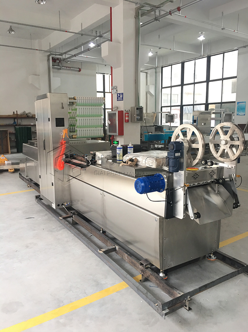 May-dong-goi-hut-chan-khong-nhiet-dinh-hinh-xuc-xich (8)