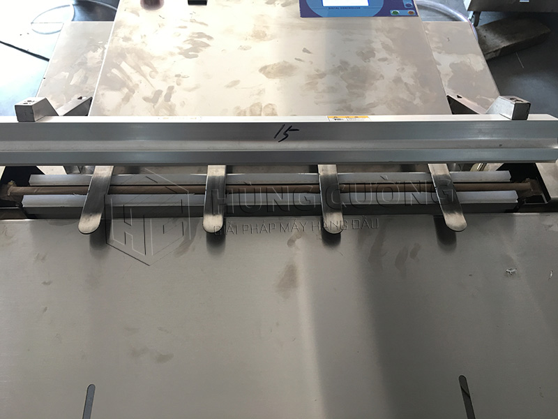 May-dong-goi-hut-chan-khong-voi-ngoai-chan-cao-dzq-800ot (39)