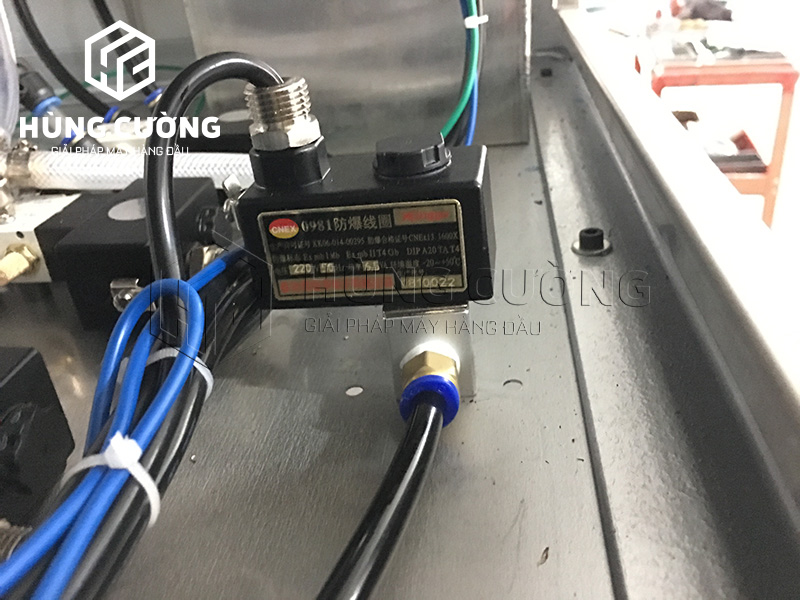 May-dong-goi-hut-chan-khong-truc-dung (8)