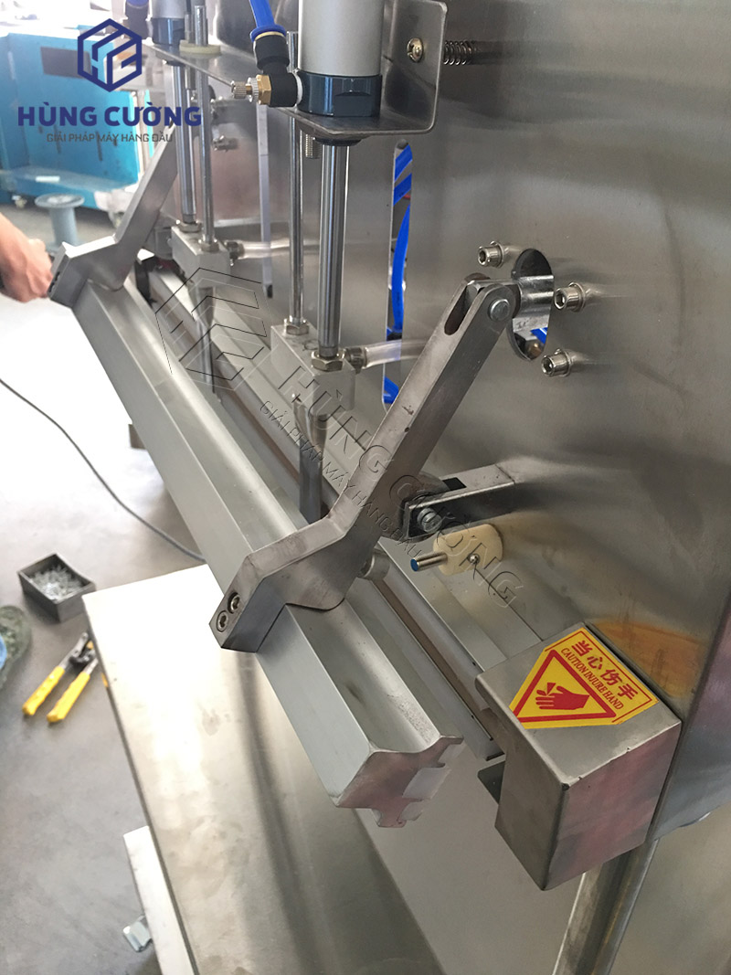 May-dong-goi-hut-chan-khong-truc-dung-dzq-800f (8)