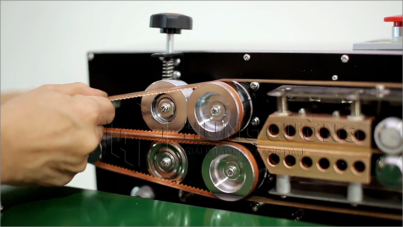 May-han-mieng-tui-lien-tuc-fr-900-inox (47)