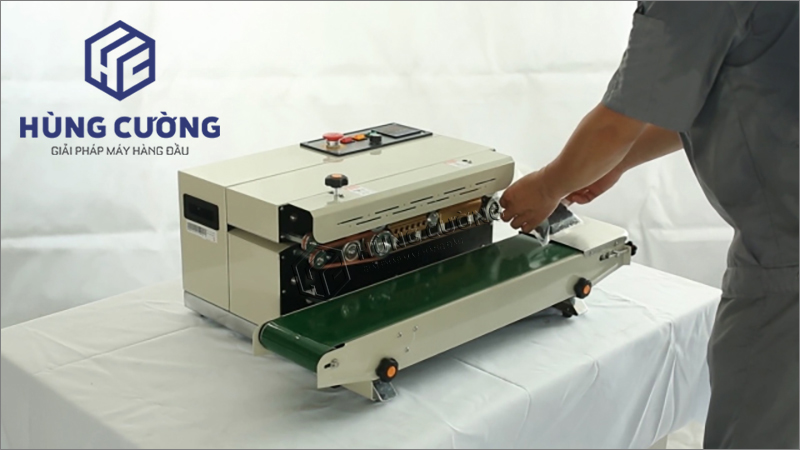 May-han-mieng-tui-lien-tuc-fr-900L-phun-son (23)