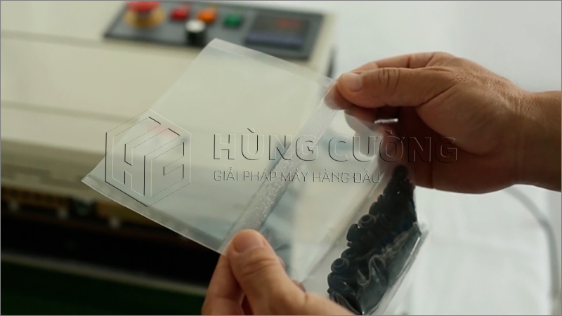 May-han-mieng-tui-lien-tuc-fr-900L-phun-son (25)