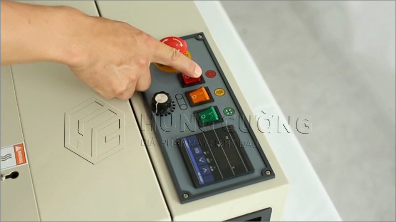 May-han-mieng-tui-lien-tuc-fr-900L-phun-son (26)