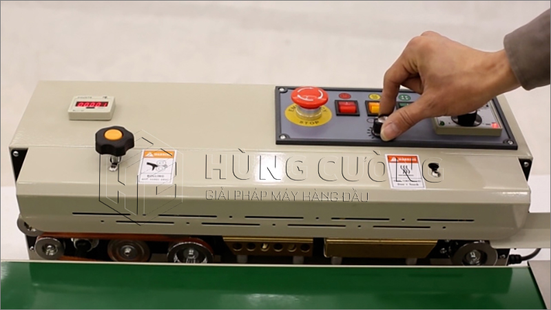 May-han-mieng-tui-dem-so-luong-fr-900x-phun-son (6)