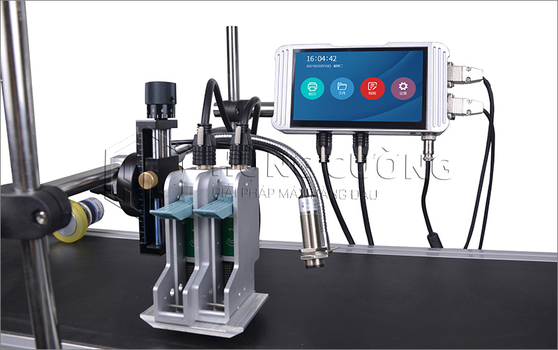 1.2 May-n-phun-nhiet-tu-dong-hc127-2l