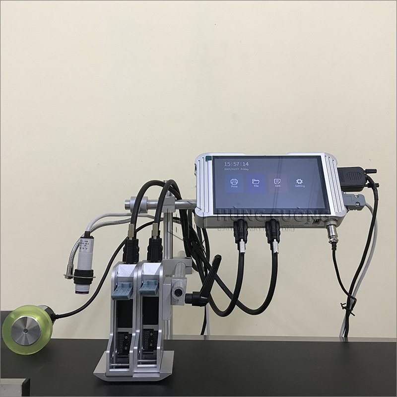 3. May-n-phun-nhiet-tu-dong-hc127-2l