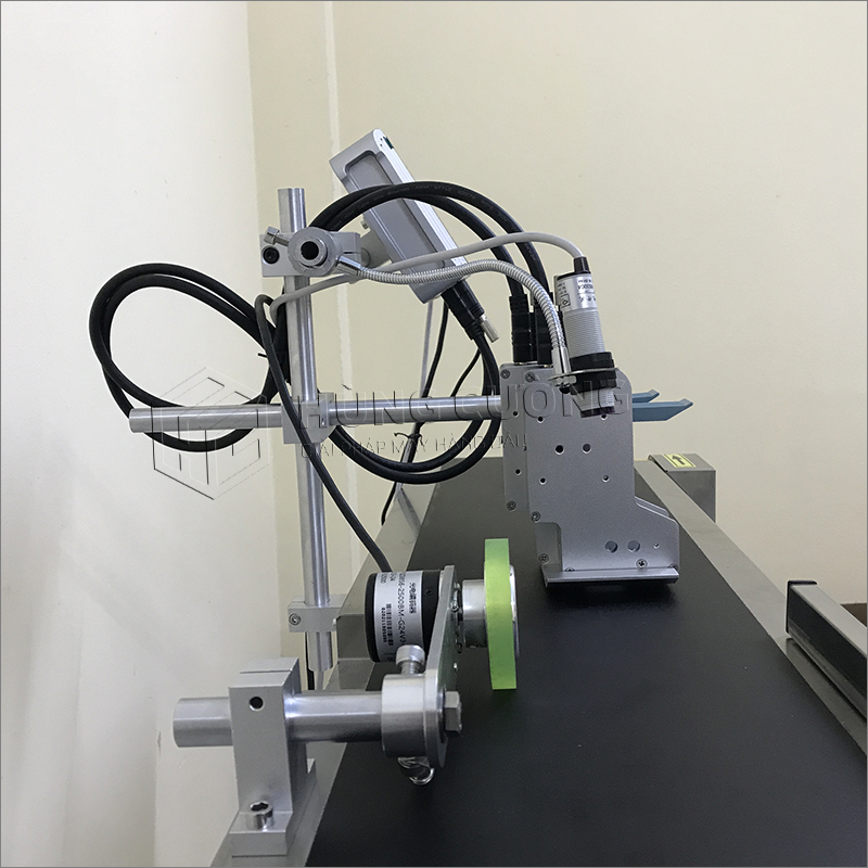 5. May-n-phun-nhiet-tu-dong-hc127-2l