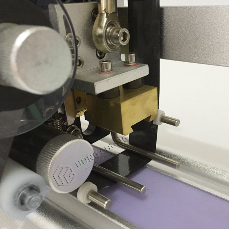 7. May-in-date-lap-dat-tren-may-dong-goi-hp-241k