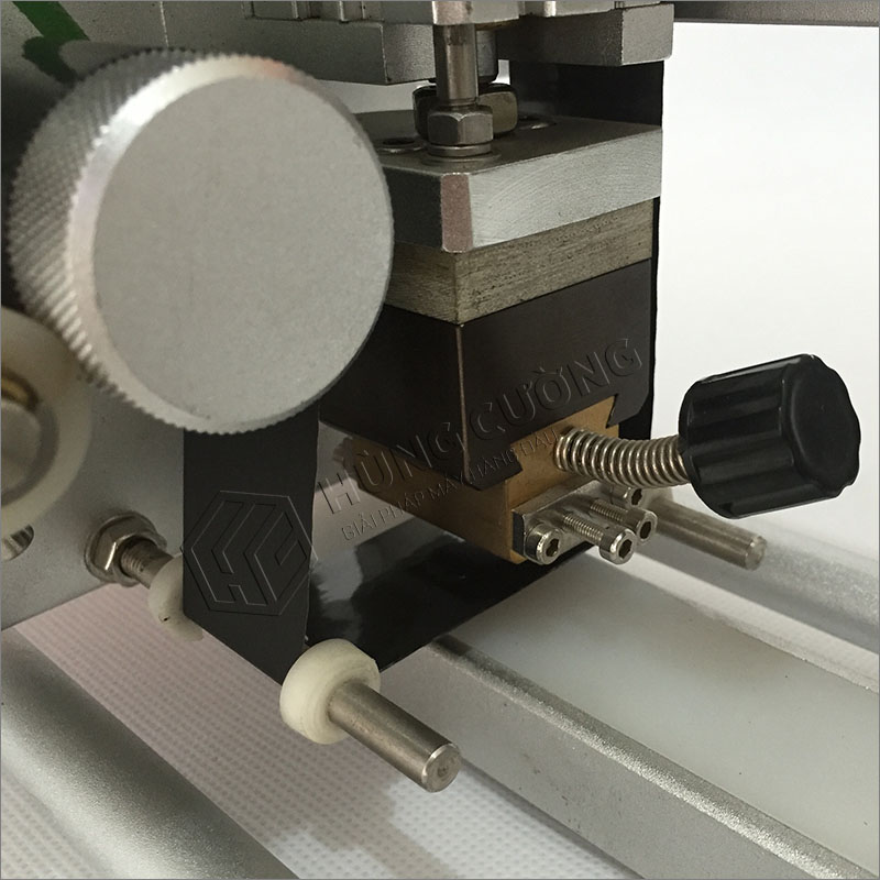 9. May-in-date-toc-do-cao-lap-dat-tren-may-dong-goi-hp-330