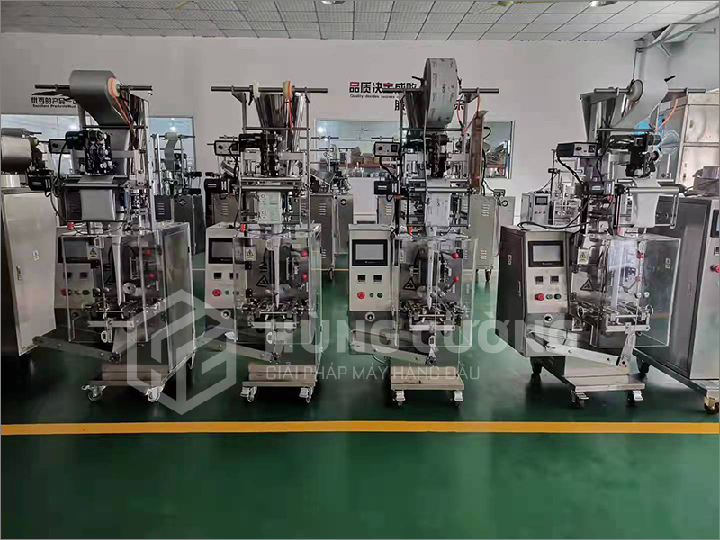 12. May-dong-goi-bot-trcu-vit-chat-luong-cao-plc 