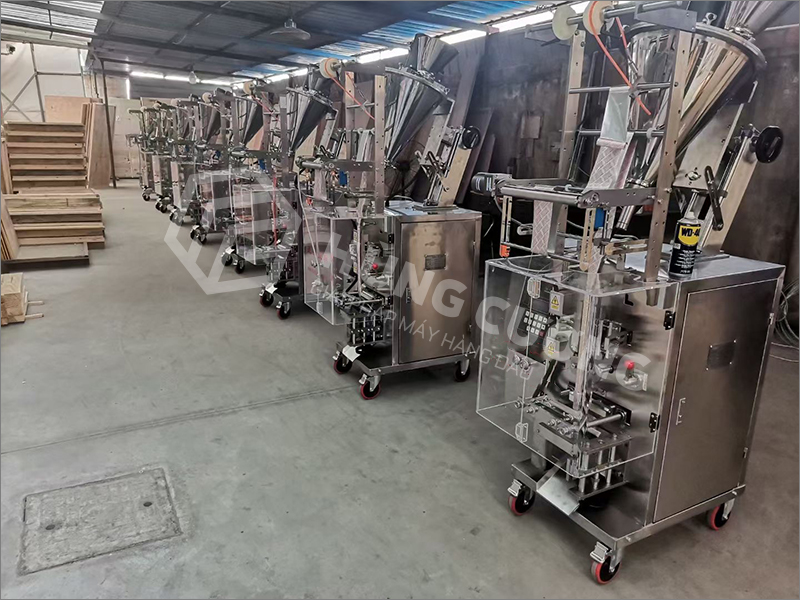 16. May-dong-goi-bot-trcu-vit-chat-luong-cao-plc 