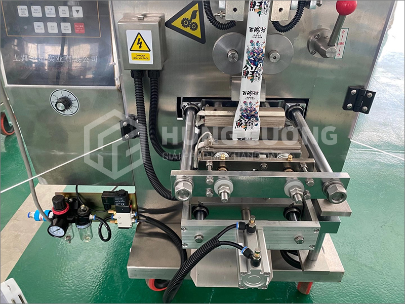 11. May-dong-goi-bot-dung-truc-vit-chat-luong-cao 