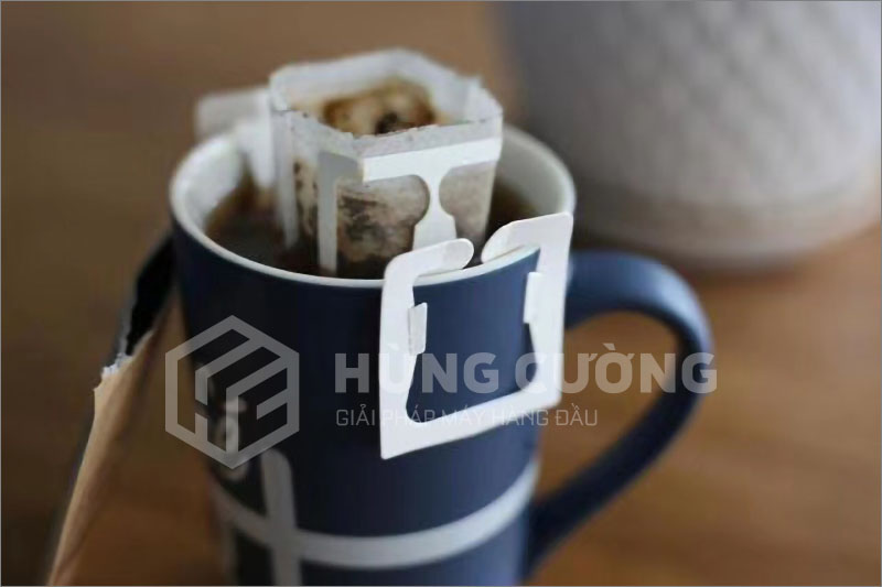 6. May-dong-goi-ca-phe-tui-loc-co-tai-treo-ys-188