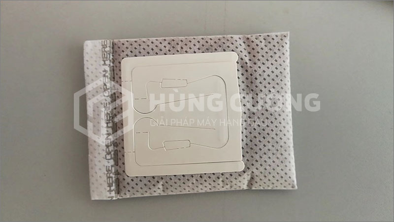 8. May-dong-goi-ca-phe-tui-loc-co-tai-treo-ys-188