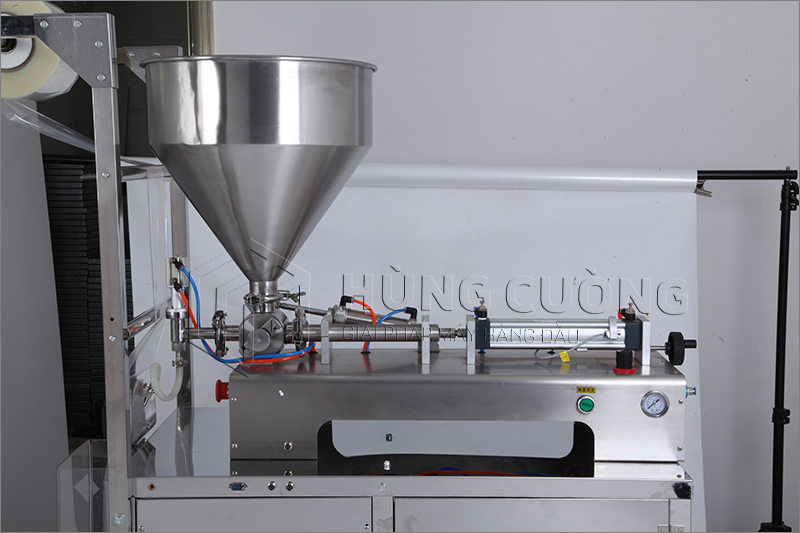 6. May-dong-goi-dang-set-sot-gia-vi-qgs-20-bong-dung 