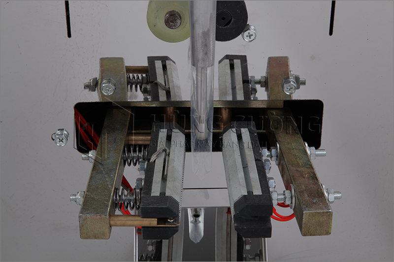 May-dong-goi-dang-set-sot-gia-vi-qgs-20-bong-dung (13)