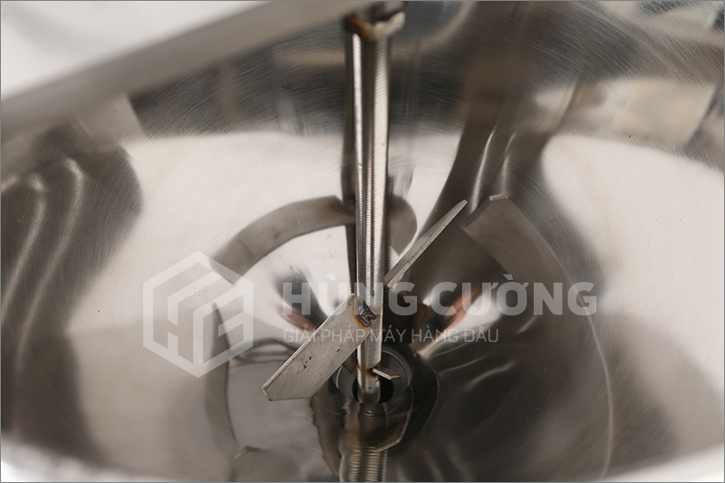 May-dong-goi-dang-set-sot-gia-vi-gs-20-piston-khi-bon-dung (4)