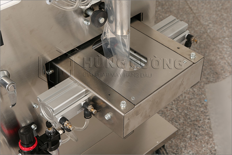 9. May-dong-goi-hat-dung-can-dinh-luong-2ts20 