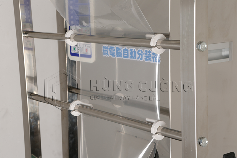 May-dong-goi-hat-dung-can-dien-tu-qb-30-tui-dan-lung (11)