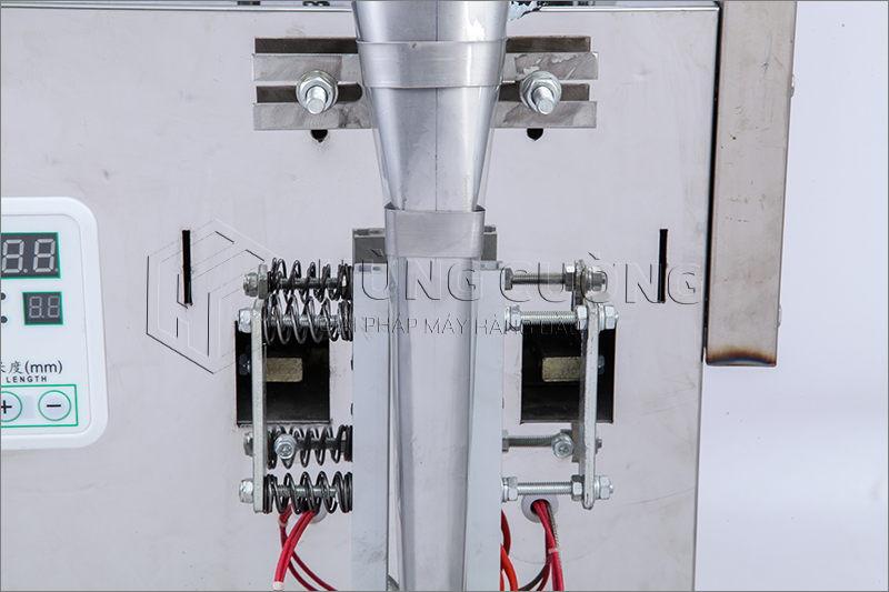 5. May-dong-goi-hat-dung-can-dinh-luong-s30-tui-3-bien