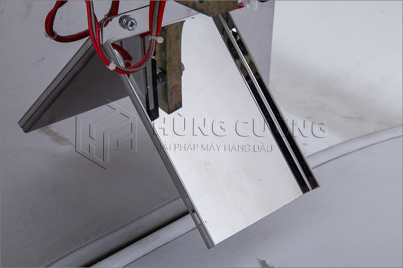 7. May-dong-goi-hat-dung-can-dinh-luong-s30-tui-3-bien