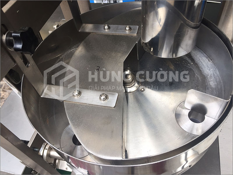 3. May-dong-goi-tra-tui-loc-co-tem-chi-ys-11 