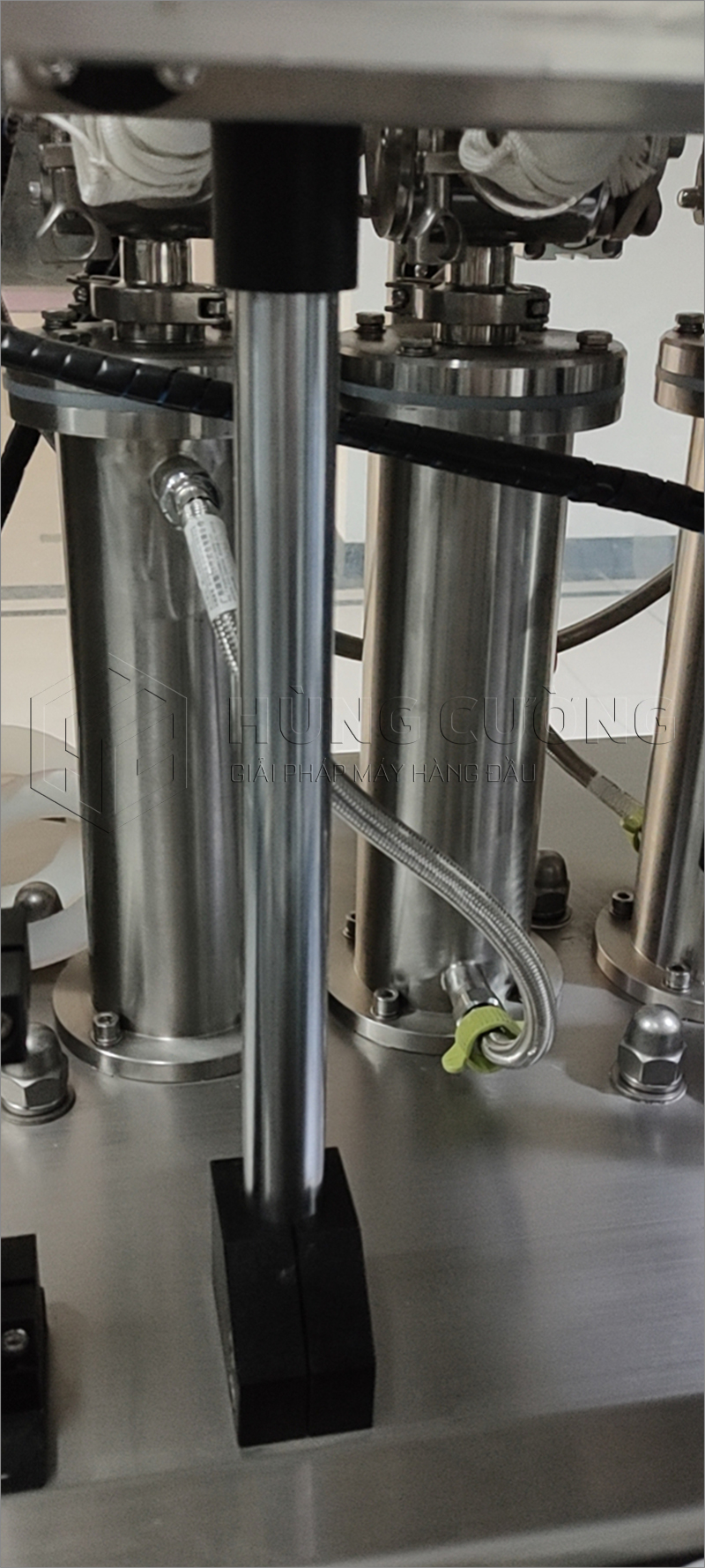 8. May-chiet-rot-com-piston-tu-dong-4-dau-chiet