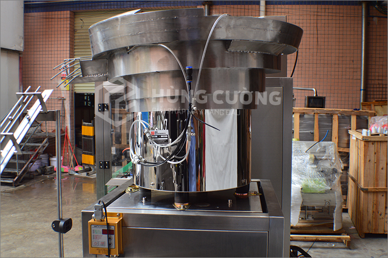 17. Day-chuyen-chiet-rot-dong-nap-tu-dong-tu-chay-12-dau-chiet